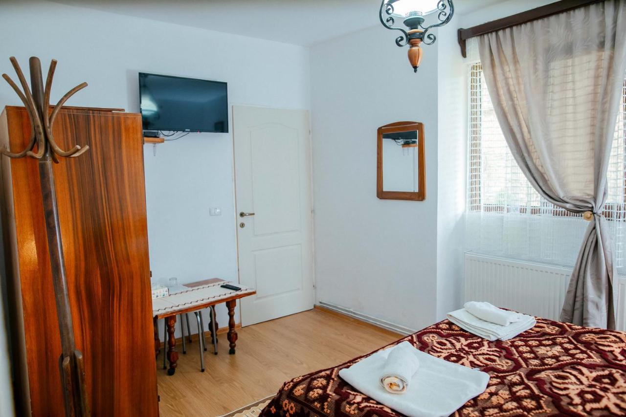 Casa Pe Valea Hartibaciului Pensionat Barcut Exteriör bild