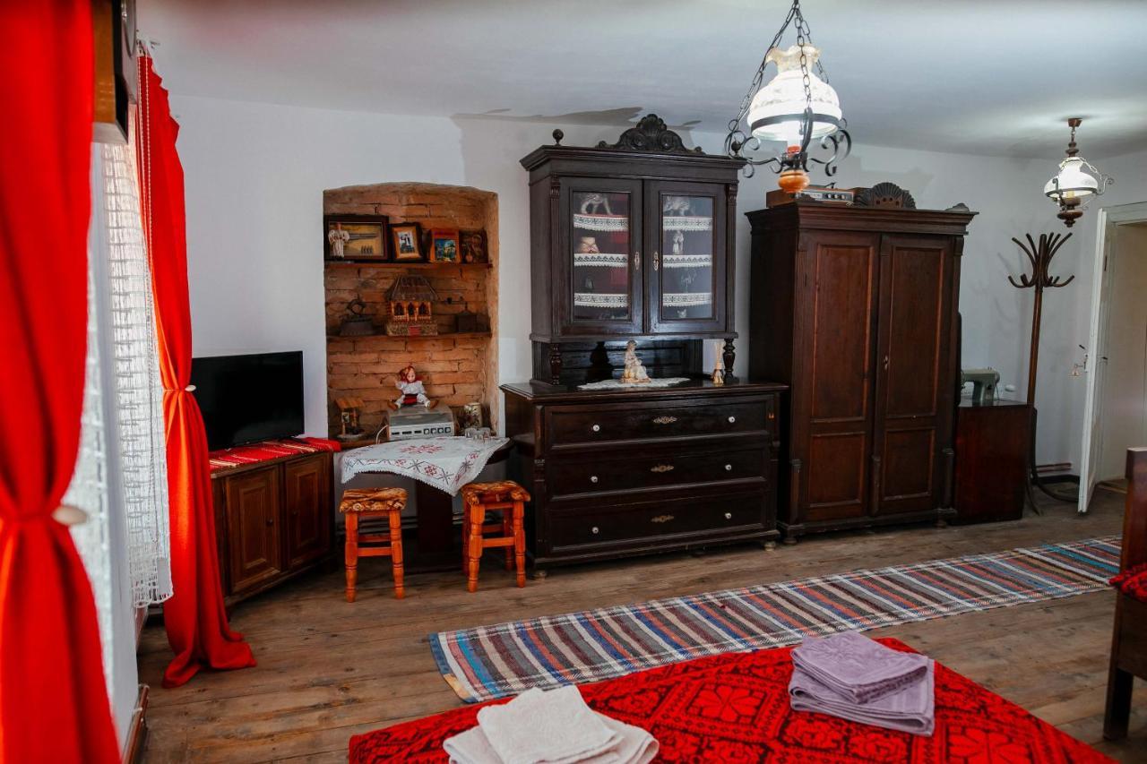 Casa Pe Valea Hartibaciului Pensionat Barcut Exteriör bild