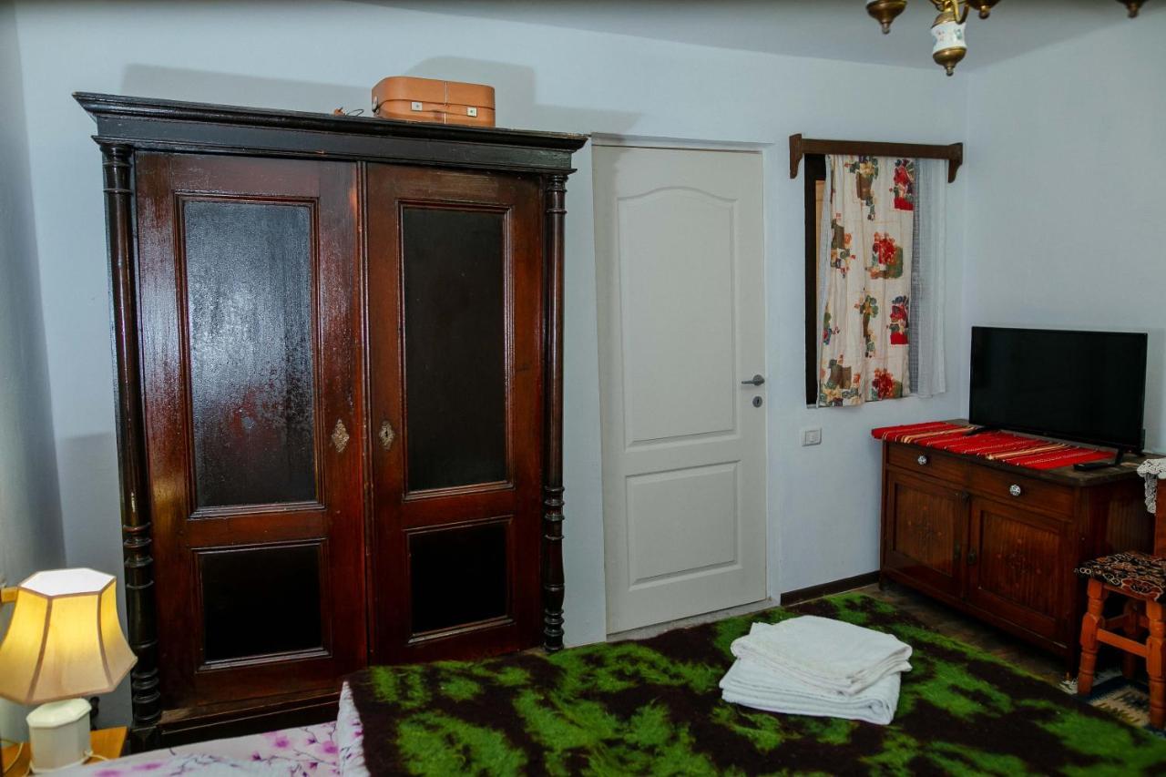 Casa Pe Valea Hartibaciului Pensionat Barcut Exteriör bild
